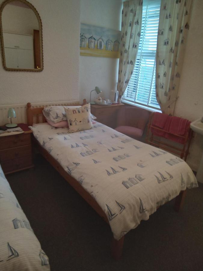 Applebys Guest House Holyhead Εξωτερικό φωτογραφία