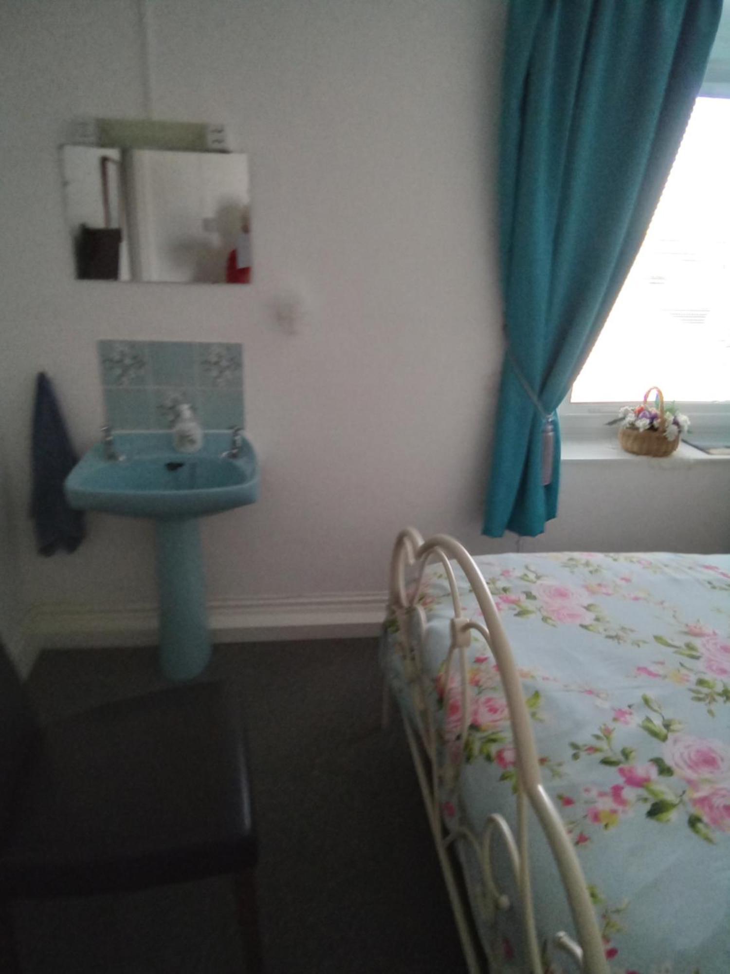 Applebys Guest House Holyhead Δωμάτιο φωτογραφία