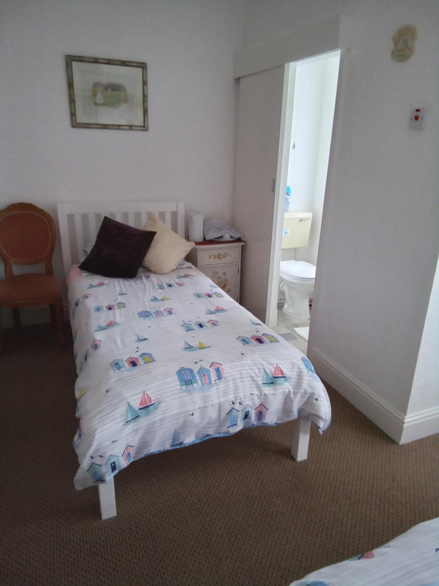 Applebys Guest House Holyhead Δωμάτιο φωτογραφία