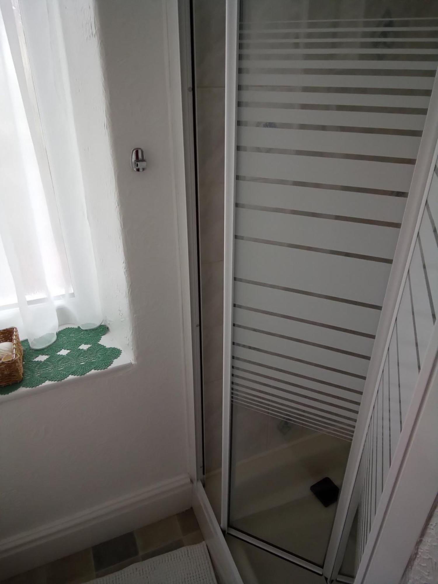 Applebys Guest House Holyhead Εξωτερικό φωτογραφία